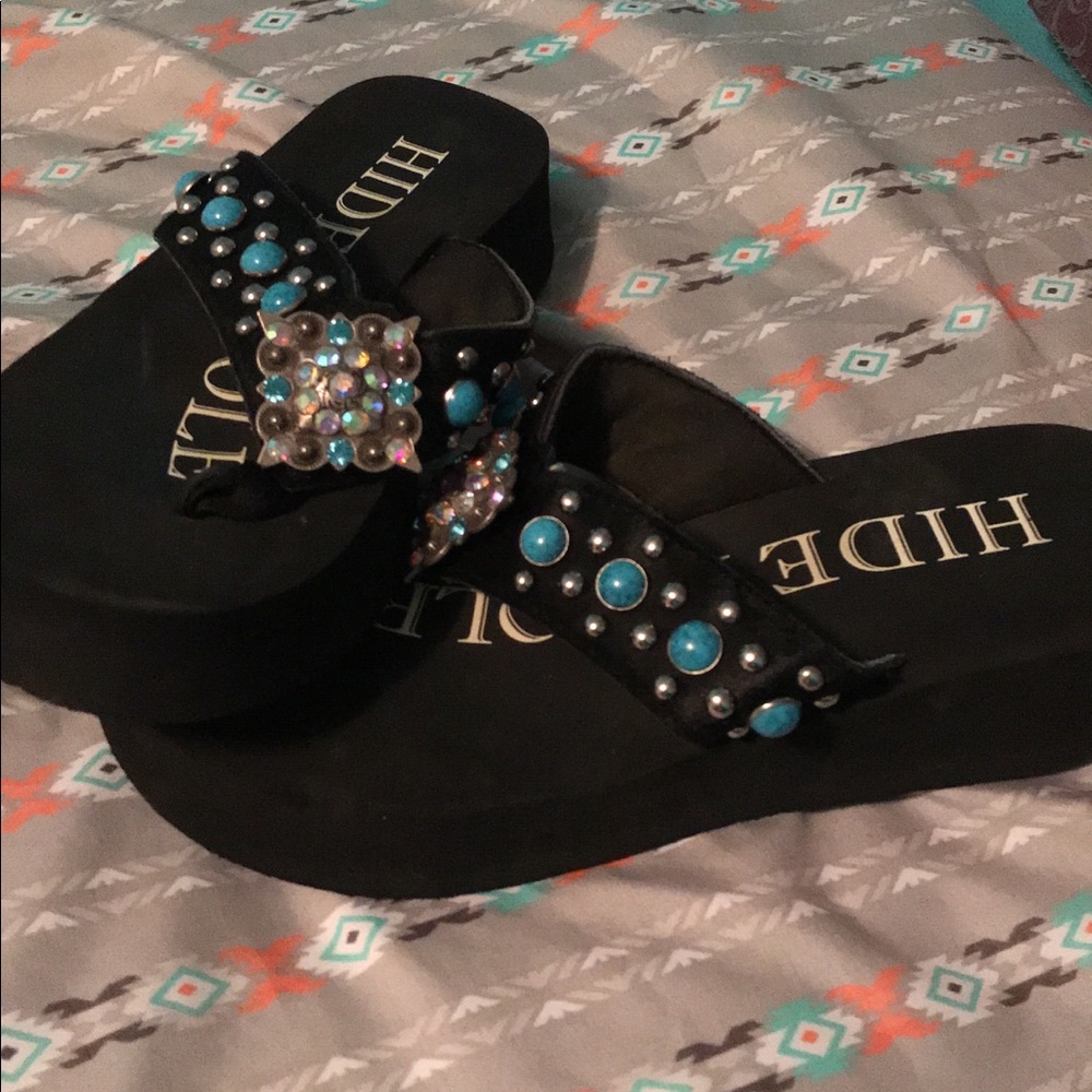 Women’s bling sandals
